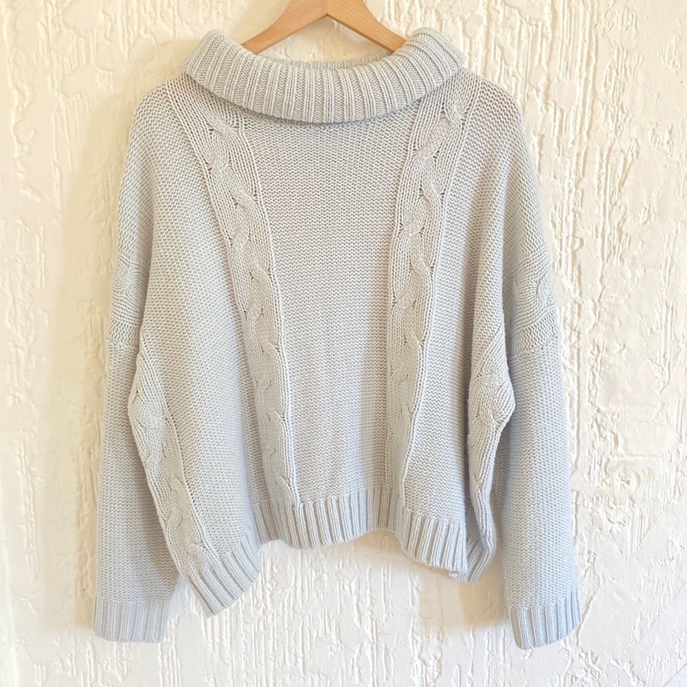 Gray Oversized Chunky Knitted Turtleneck Sweater Size Medium